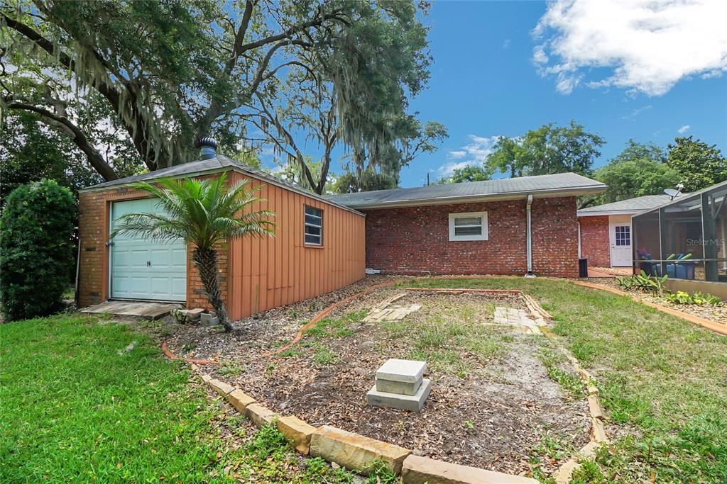 For Sale: $699,000 (3 beds, 2 baths, 2608 Square Feet)