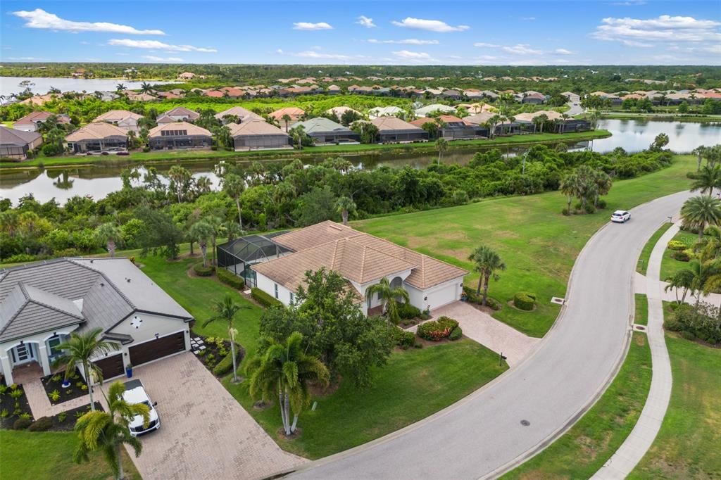 For Sale: $694,000 (4 beds, 3 baths, 2368 Square Feet)