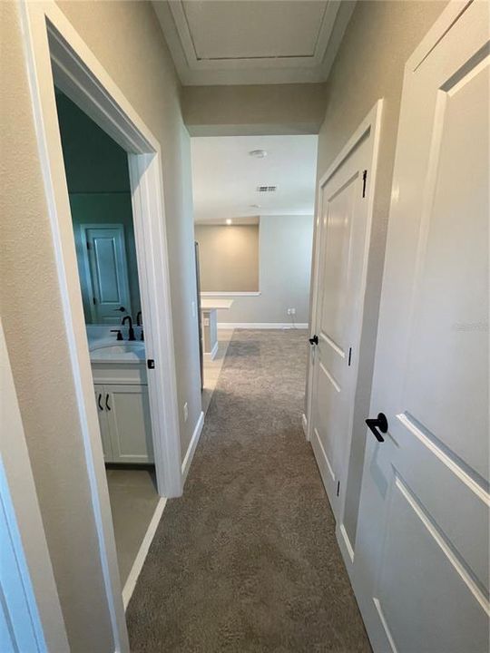 For Rent: $2,150 (2 beds, 1 baths, 866 Square Feet)