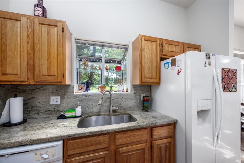Active With Contract: $239,000 (2 beds, 2 baths, 1088 Square Feet)