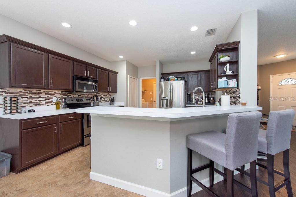 Active With Contract: $380,000 (4 beds, 2 baths, 1926 Square Feet)