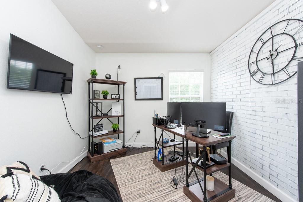 Active With Contract: $380,000 (4 beds, 2 baths, 1926 Square Feet)