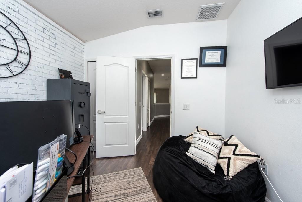 Active With Contract: $380,000 (4 beds, 2 baths, 1926 Square Feet)