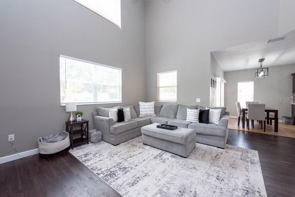 Active With Contract: $380,000 (4 beds, 2 baths, 1926 Square Feet)