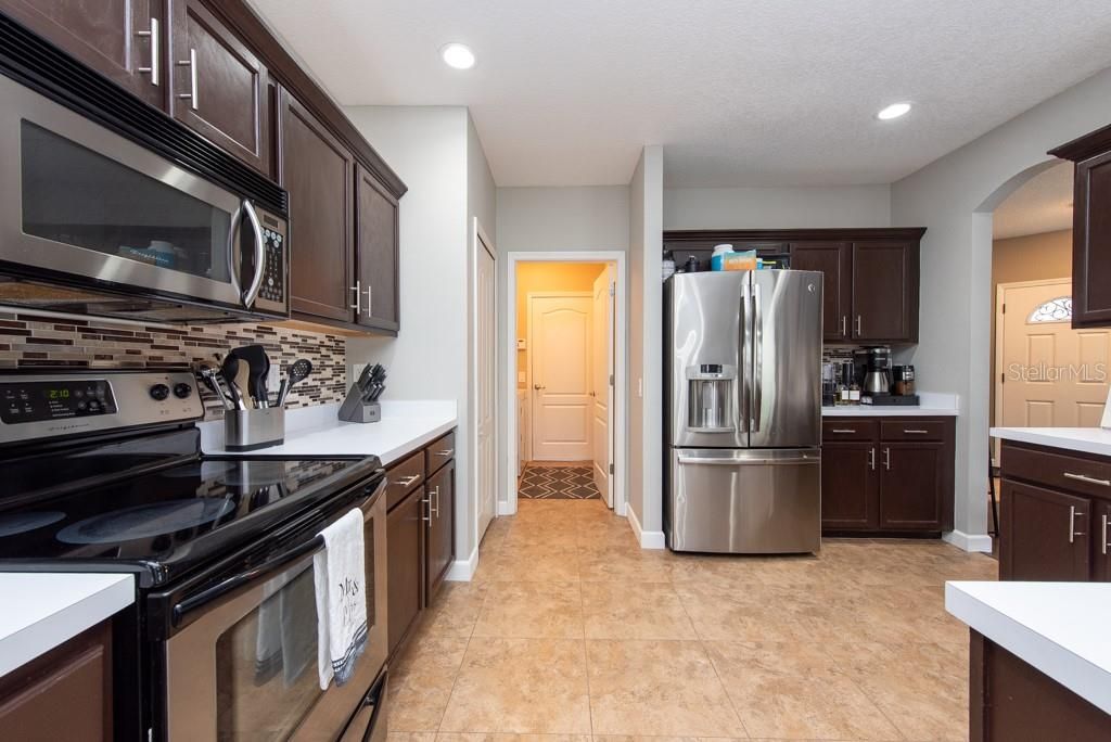 Active With Contract: $380,000 (4 beds, 2 baths, 1926 Square Feet)