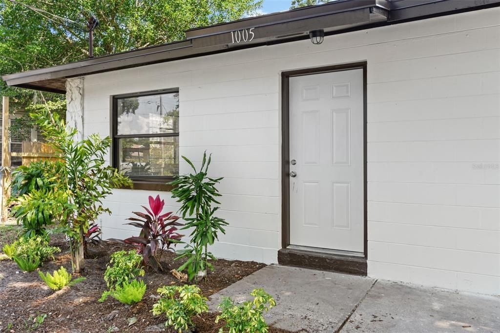 Active With Contract: $259,900 (3 beds, 1 baths, 1044 Square Feet)
