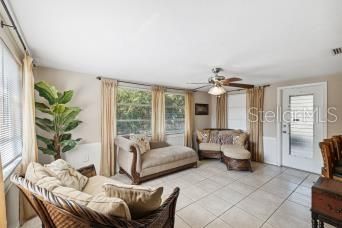 For Sale: $324,499 (2 beds, 1 baths, 1128 Square Feet)