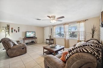 For Sale: $324,499 (2 beds, 1 baths, 1128 Square Feet)