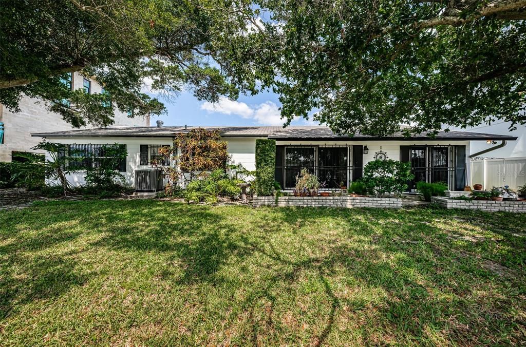 For Sale: $850,000 (4 beds, 2 baths, 1920 Square Feet)