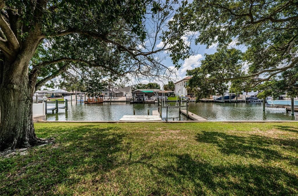 For Sale: $850,000 (4 beds, 2 baths, 1920 Square Feet)