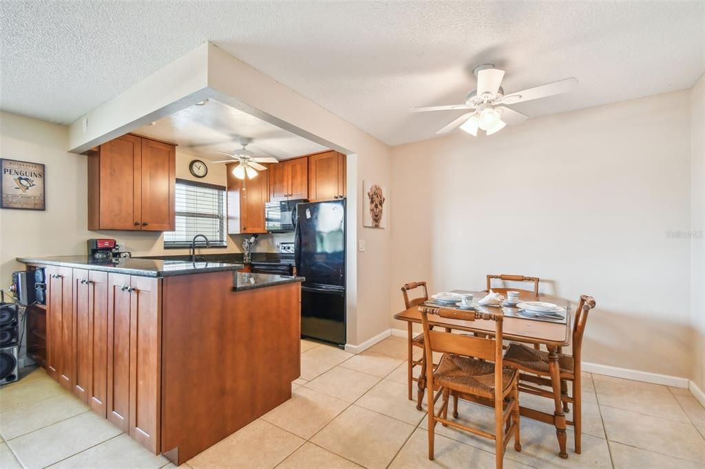 For Sale: $150,000 (1 beds, 1 baths, 630 Square Feet)