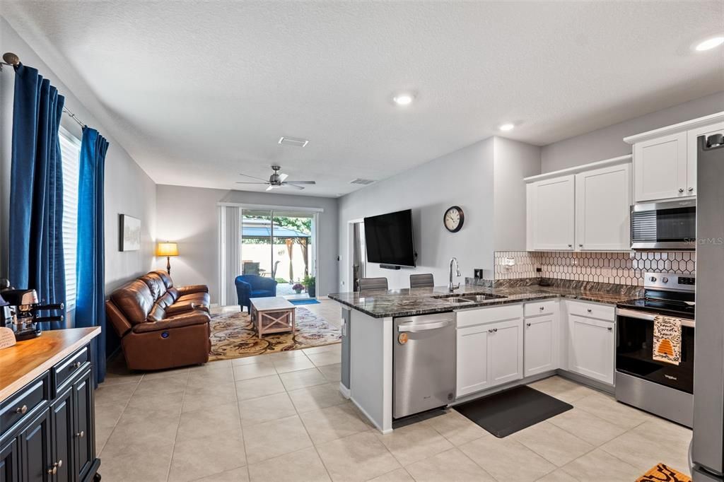 Active With Contract: $349,999 (3 beds, 2 baths, 1516 Square Feet)