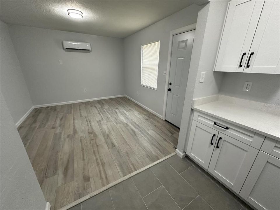 For Rent: $1,250 (1 beds, 1 baths, 650 Square Feet)