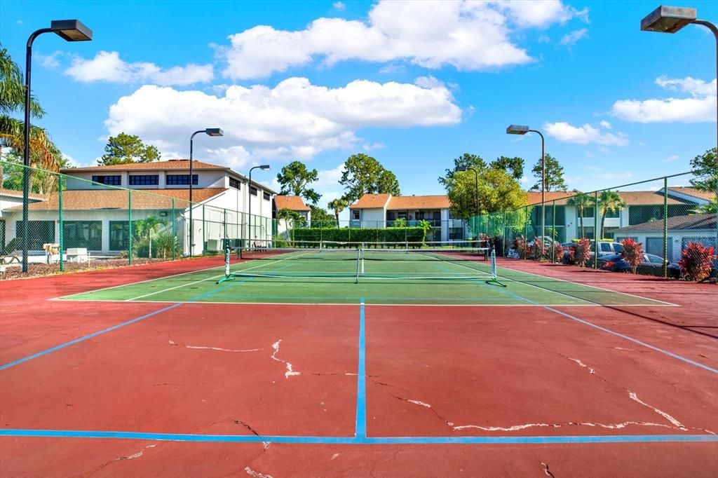 Tennis Courts/Pickleball