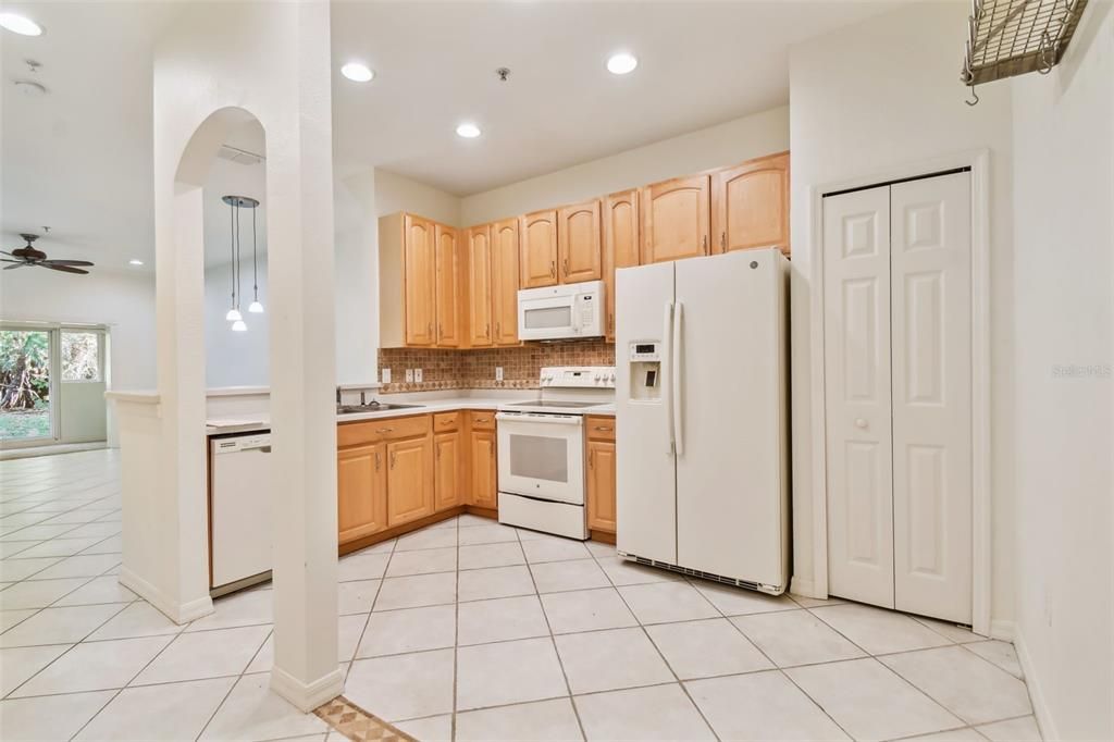 For Rent: $2,800 (2 beds, 2 baths, 1332 Square Feet)