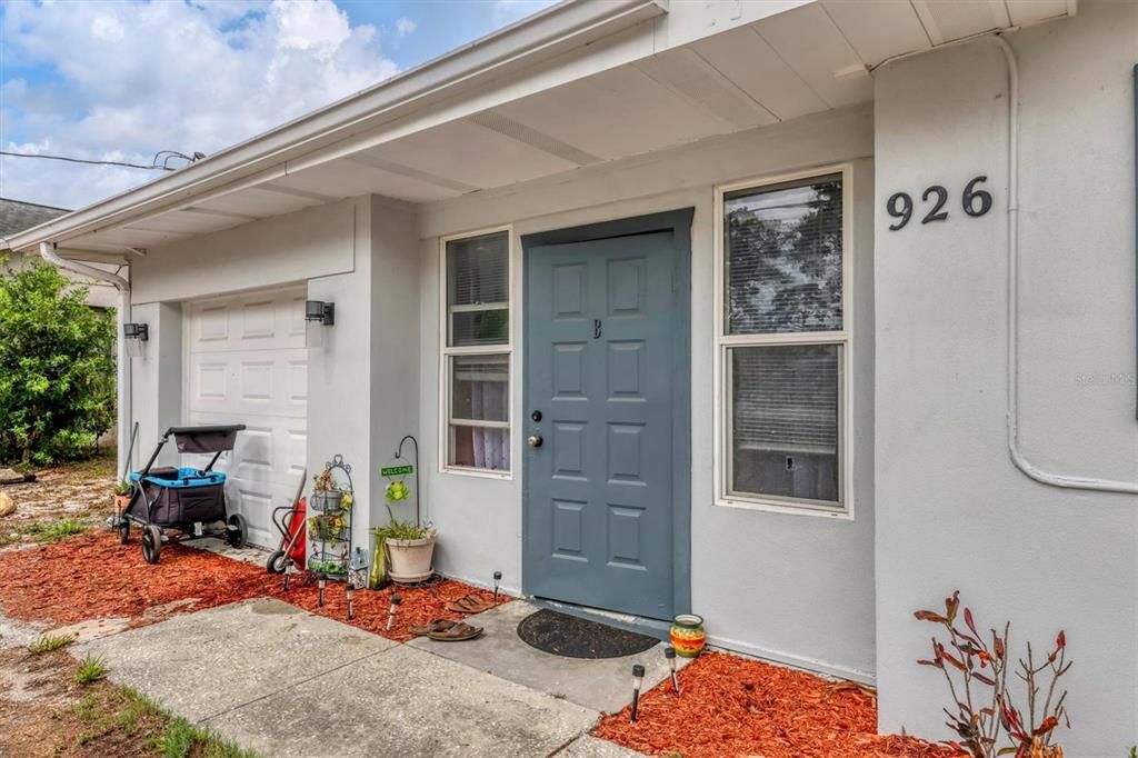 Active With Contract: $1,795 (2 beds, 1 baths, 1000 Square Feet)