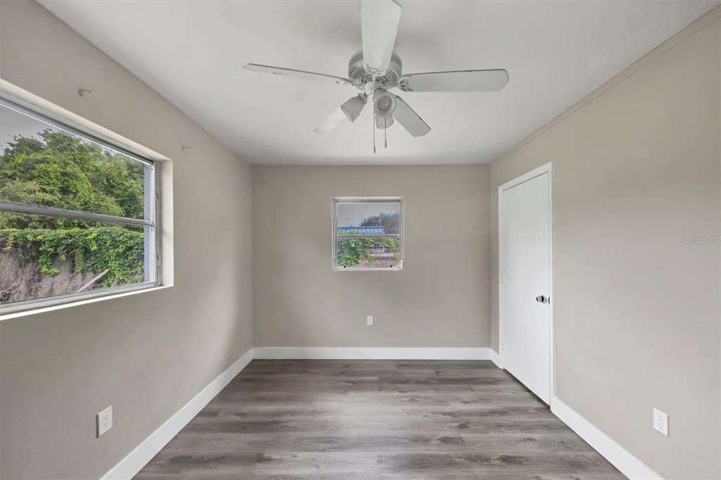 Active With Contract: $1,795 (2 beds, 1 baths, 1000 Square Feet)