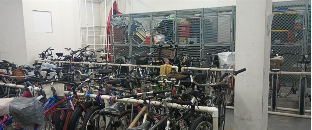 Bike & beach gear storage