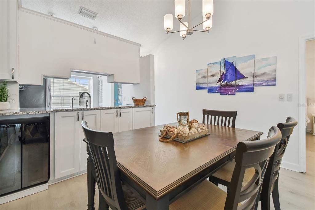 For Sale: $449,900 (2 beds, 2 baths, 990 Square Feet)