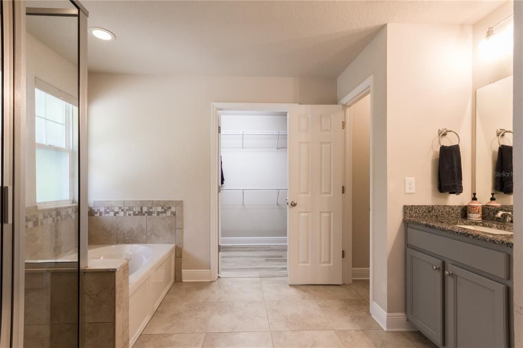 Active With Contract: $580,000 (4 beds, 2 baths, 2595 Square Feet)