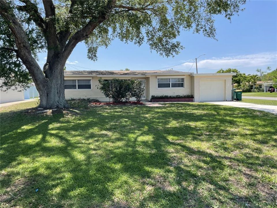 Active With Contract: $260,000 (4 beds, 2 baths, 1413 Square Feet)