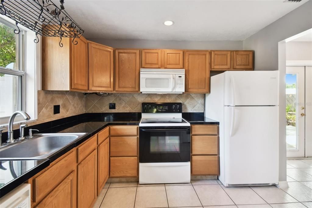 For Sale: $375,000 (3 beds, 2 baths, 1314 Square Feet)