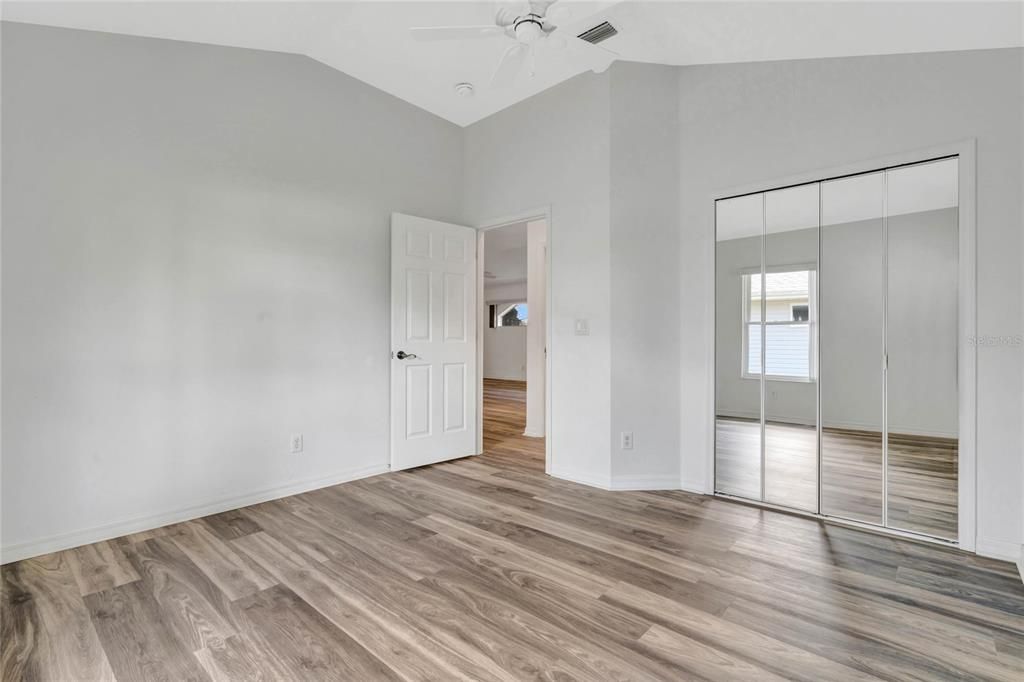 For Sale: $275,000 (2 beds, 2 baths, 1167 Square Feet)