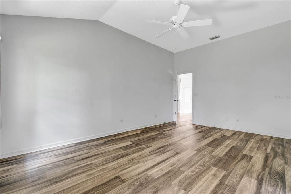 For Sale: $275,000 (2 beds, 2 baths, 1167 Square Feet)