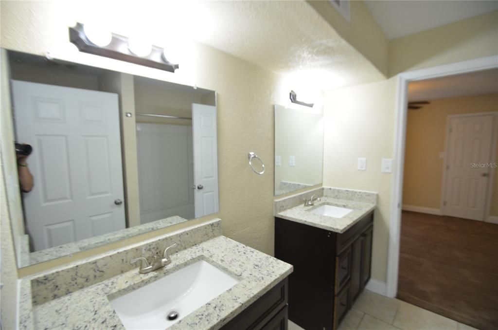 Active With Contract: $114,900 (2 beds, 1 baths, 762 Square Feet)