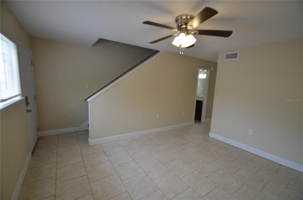 Active With Contract: $114,900 (2 beds, 1 baths, 762 Square Feet)