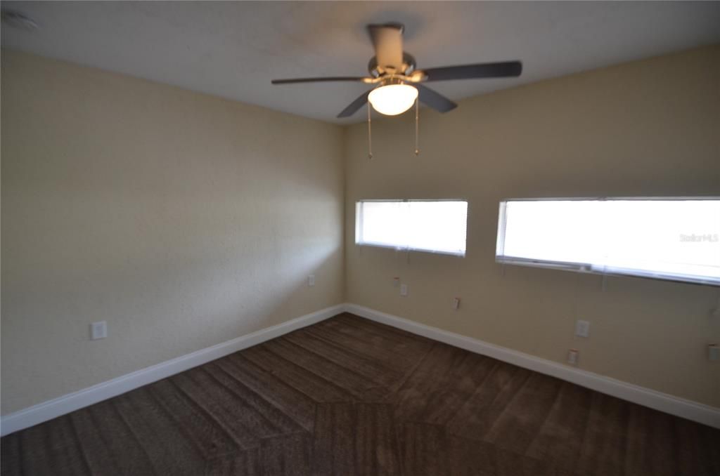 Active With Contract: $114,900 (2 beds, 1 baths, 762 Square Feet)