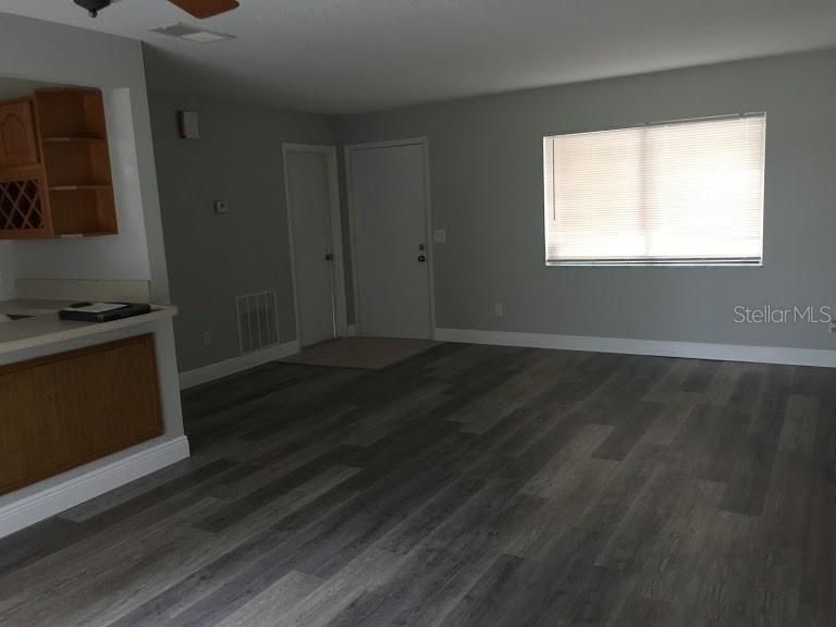 For Rent: $1,900 (3 beds, 2 baths, 1183 Square Feet)