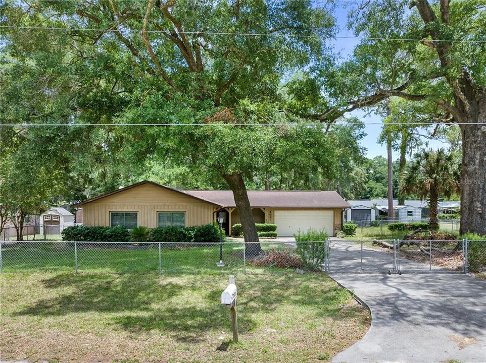 For Sale: $240,000 (3 beds, 2 baths, 1382 Square Feet)