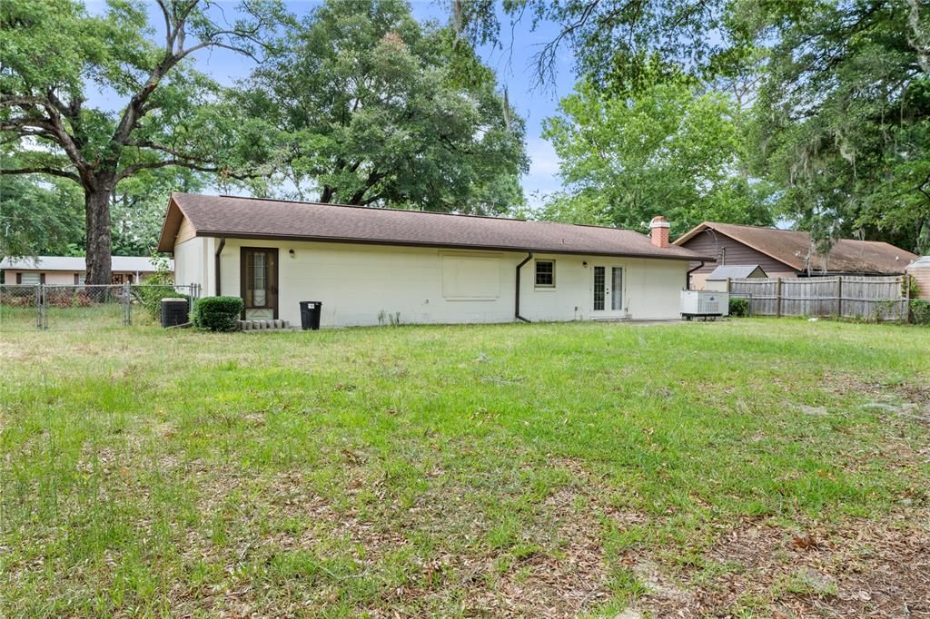 For Sale: $265,000 (3 beds, 2 baths, 1382 Square Feet)