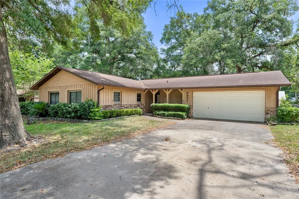 For Sale: $265,000 (3 beds, 2 baths, 1382 Square Feet)