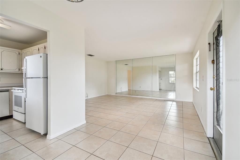For Sale: $139,900 (2 beds, 2 baths, 960 Square Feet)