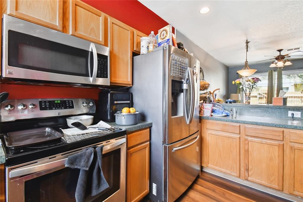 For Sale: $219,600 (2 beds, 2 baths, 1152 Square Feet)