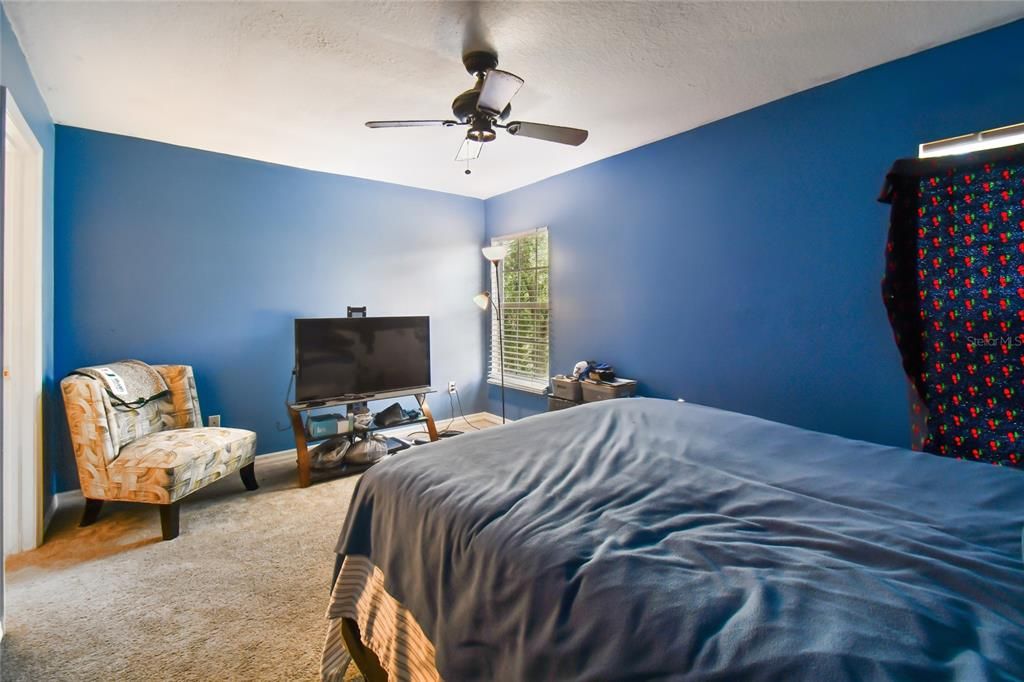 For Sale: $219,600 (2 beds, 2 baths, 1152 Square Feet)