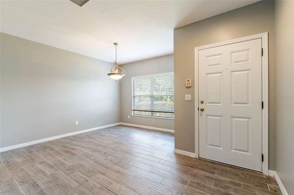 For Sale: $239,900 (2 beds, 2 baths, 1335 Square Feet)