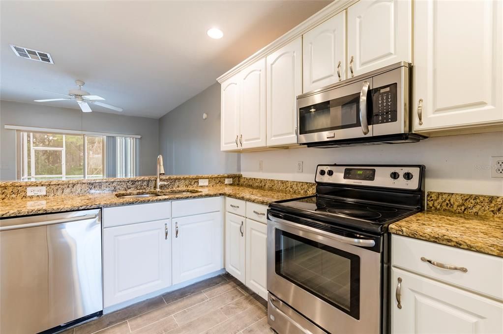 For Sale: $239,900 (2 beds, 2 baths, 1335 Square Feet)