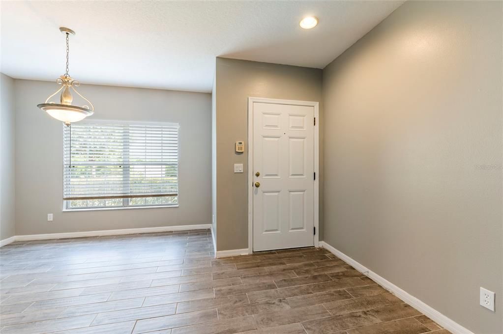 For Sale: $239,900 (2 beds, 2 baths, 1335 Square Feet)