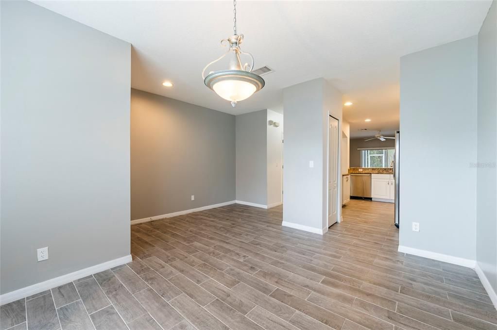 For Sale: $239,900 (2 beds, 2 baths, 1335 Square Feet)