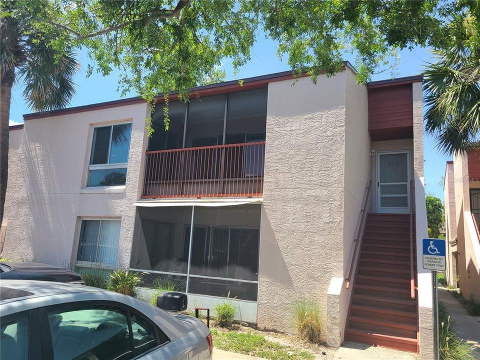 Active With Contract: $129,900 (2 beds, 2 baths, 1127 Square Feet)