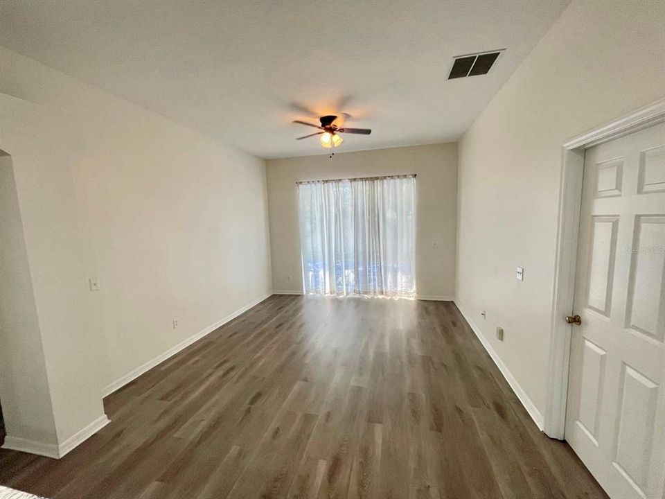 For Rent: $2,095 (3 beds, 2 baths, 1795 Square Feet)