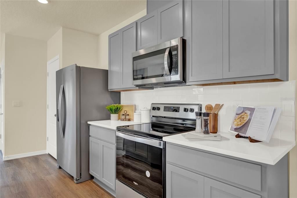 Active With Contract: $392,990 (4 beds, 2 baths, 1720 Square Feet)