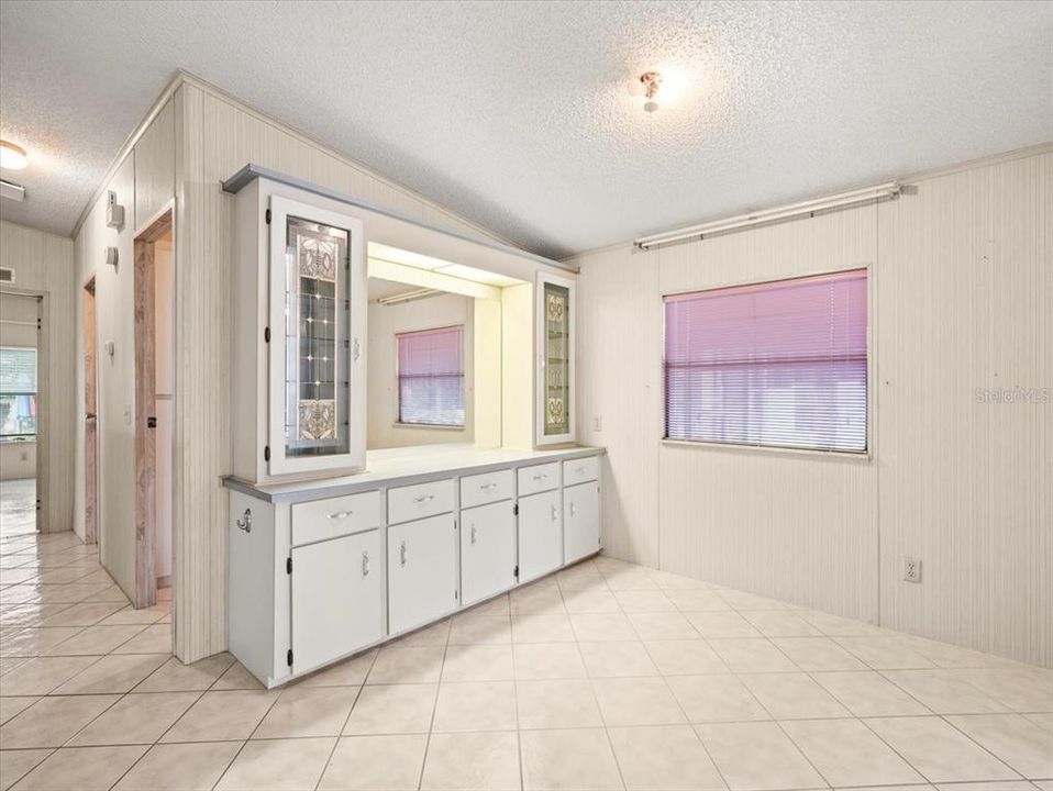 For Sale: $239,000 (2 beds, 2 baths, 1352 Square Feet)