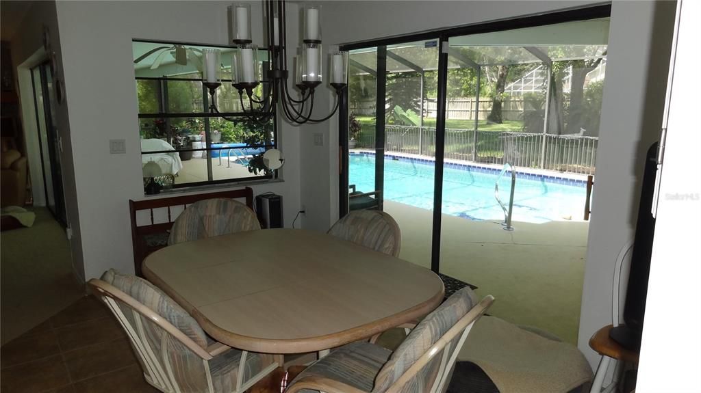 Kitchen dinette area