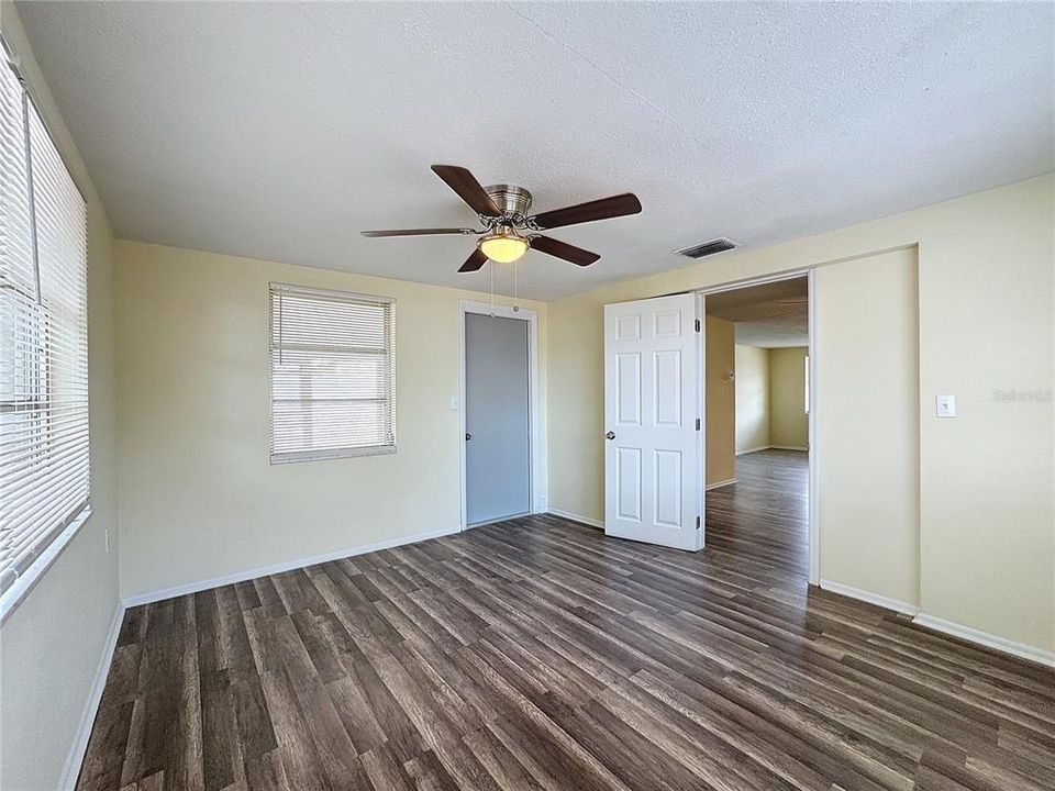 For Sale: $264,900 (3 beds, 1 baths, 1113 Square Feet)