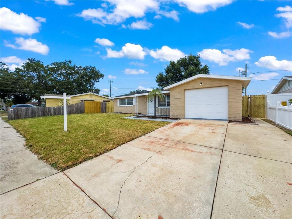 For Sale: $264,900 (3 beds, 1 baths, 1113 Square Feet)