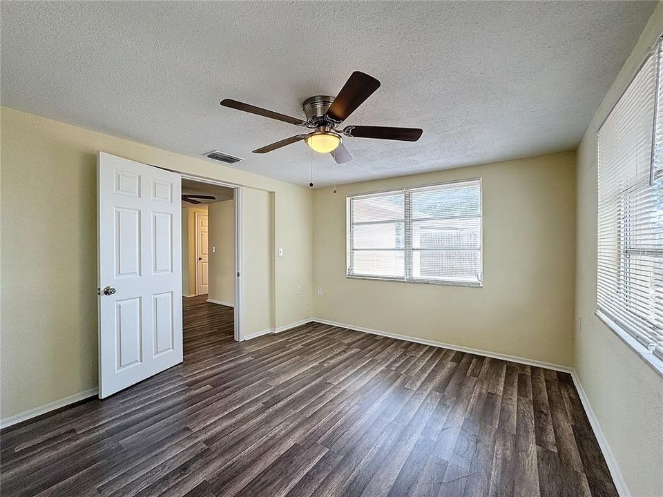 For Sale: $264,900 (3 beds, 1 baths, 1113 Square Feet)